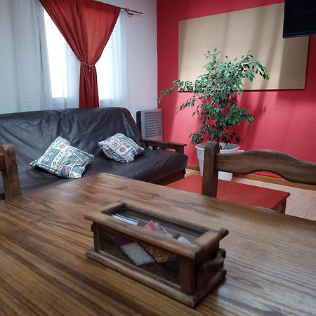 Casa Grilli Cerca De La Terminal Apartment Rio Gallegos Ngoại thất bức ảnh